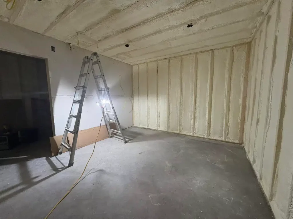Closed-cell spray foam moisture resistance in Shawano, WI